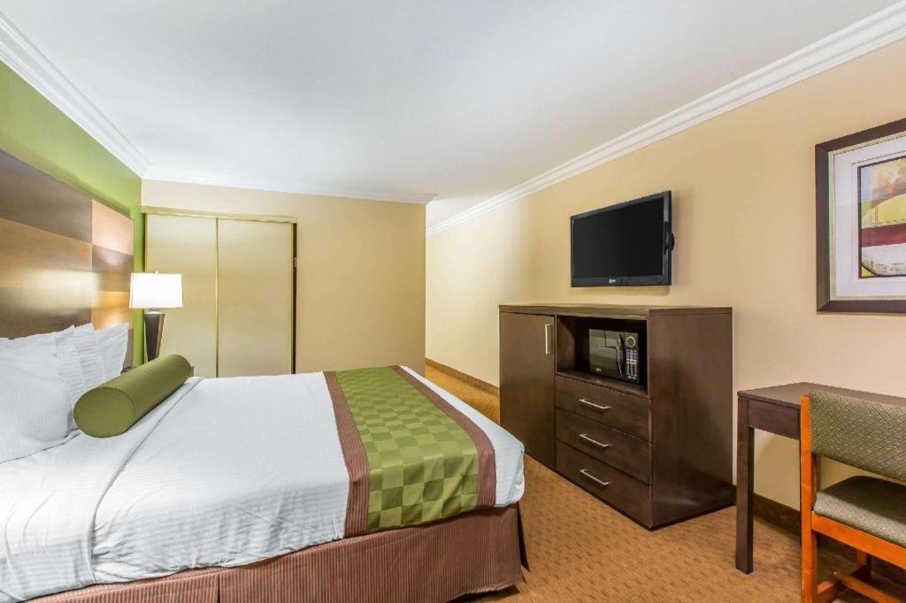 Hotel Rodeway & Canyon Lake-menifee West Canyon Lake