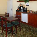 Rodeway Inn & Suites Canyon Lake-Menifee West 