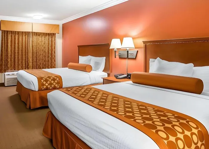 Rodeway Inn & Suites Canyon Lake-Menifee West