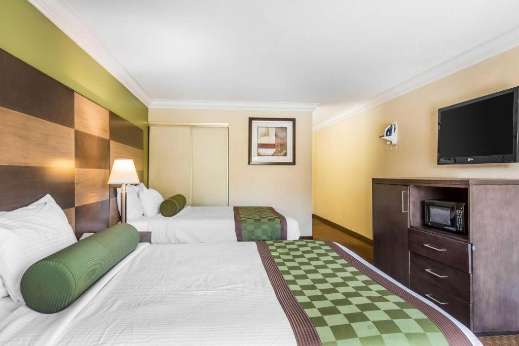 Hotel Rodeway & Canyon Lake-menifee West Canyon Lake