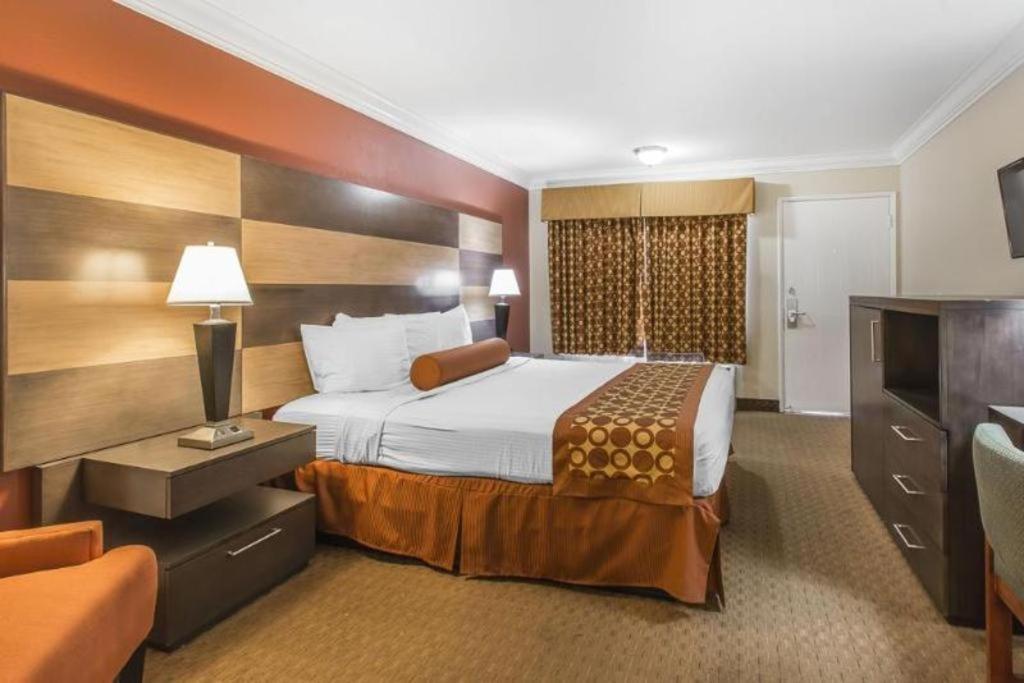 Hotel Rodeway & Canyon Lake-menifee West Canyon Lake