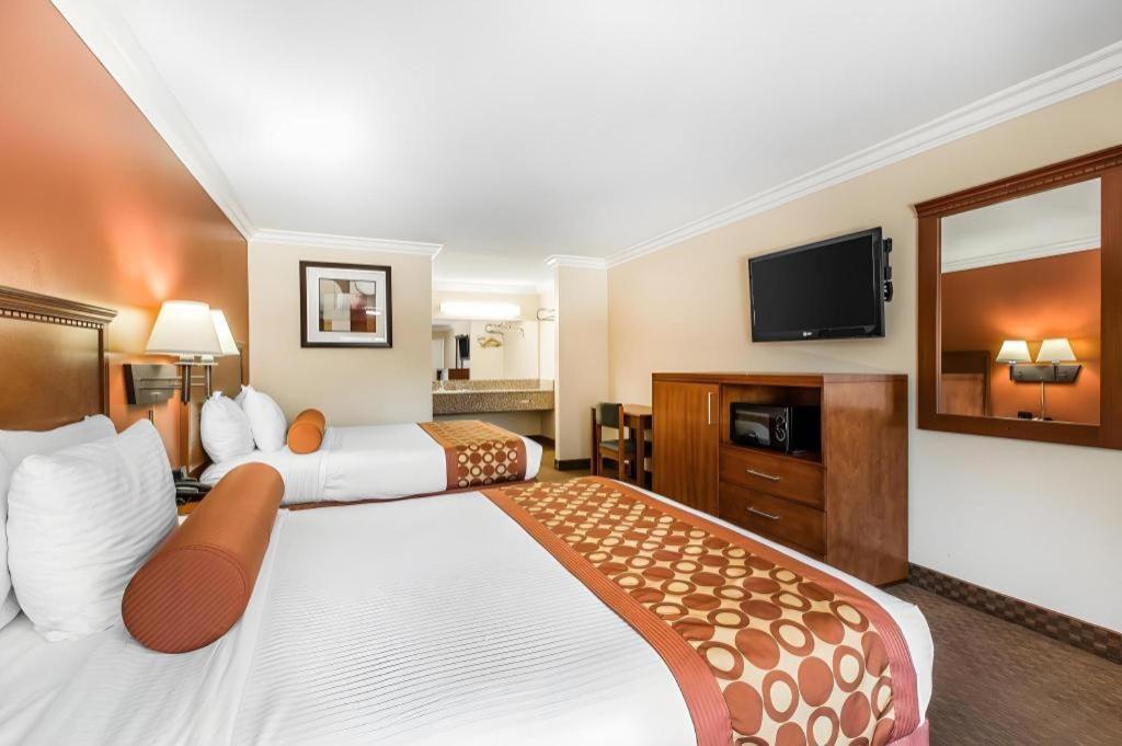 Hotel Rodeway & Canyon Lake-menifee West