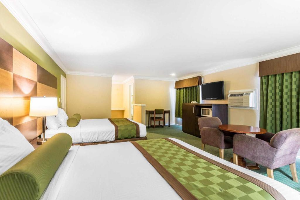 Rodeway & Canyon Lake-menifee West Hotel Canyon Lake