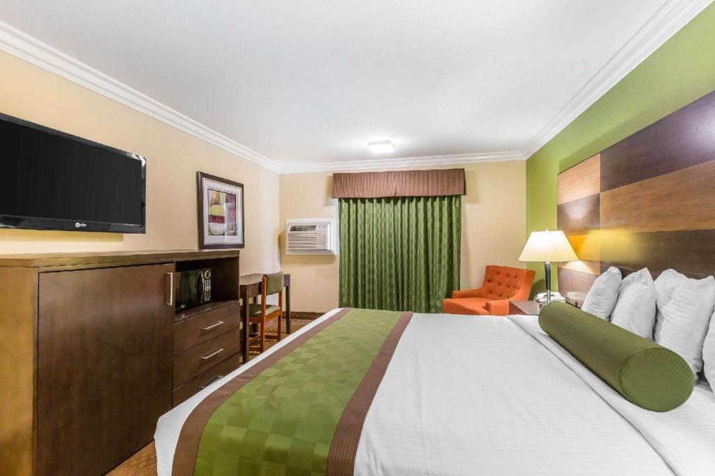 Rodeway & Canyon Lake-menifee West Hotel 2*