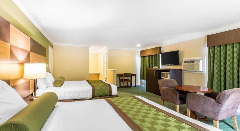 Hotel Rodeway & Canyon Lake-menifee West