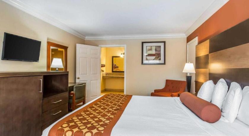 Rodeway & Canyon Lake-menifee West Hotel 2*